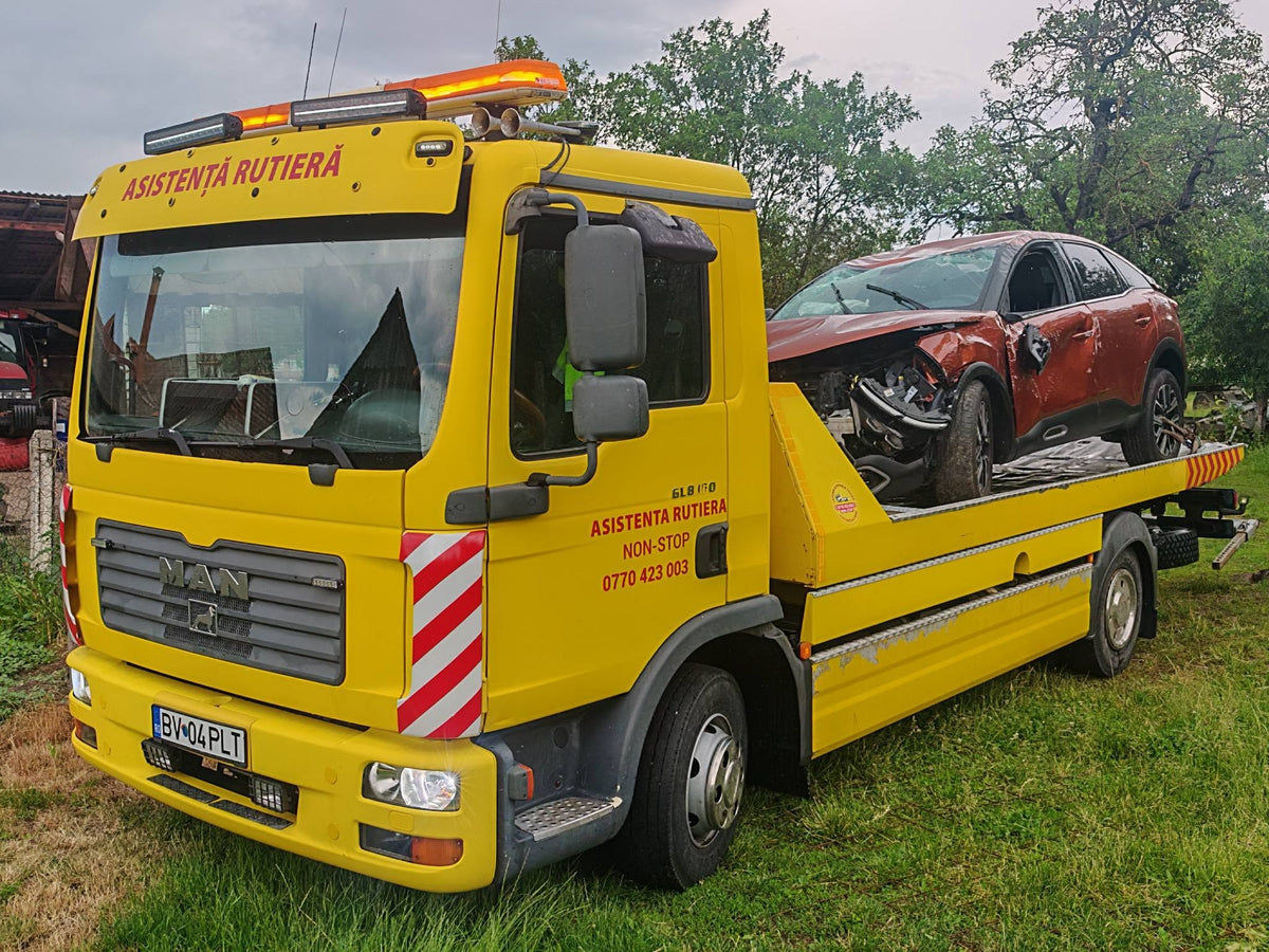 Vehicul fixat pe platformă